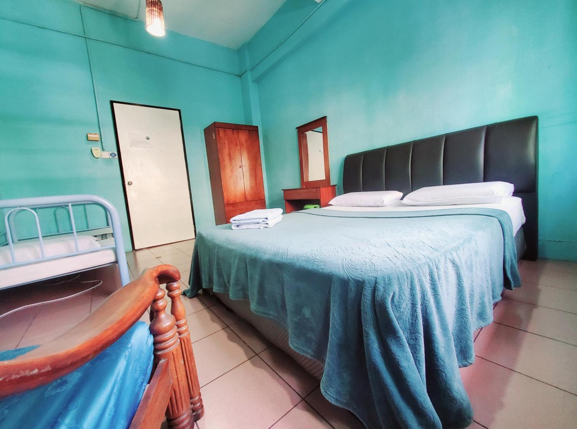 The Jesselton Cabin Sdn Bhd Kota Kinabalu Buitenkant foto